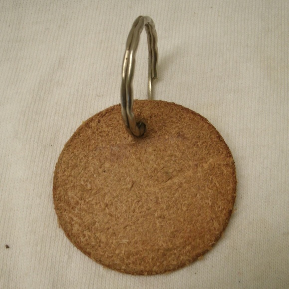 Handmade Leather Celtic Knotwork Keychain - Picture 4 of 8